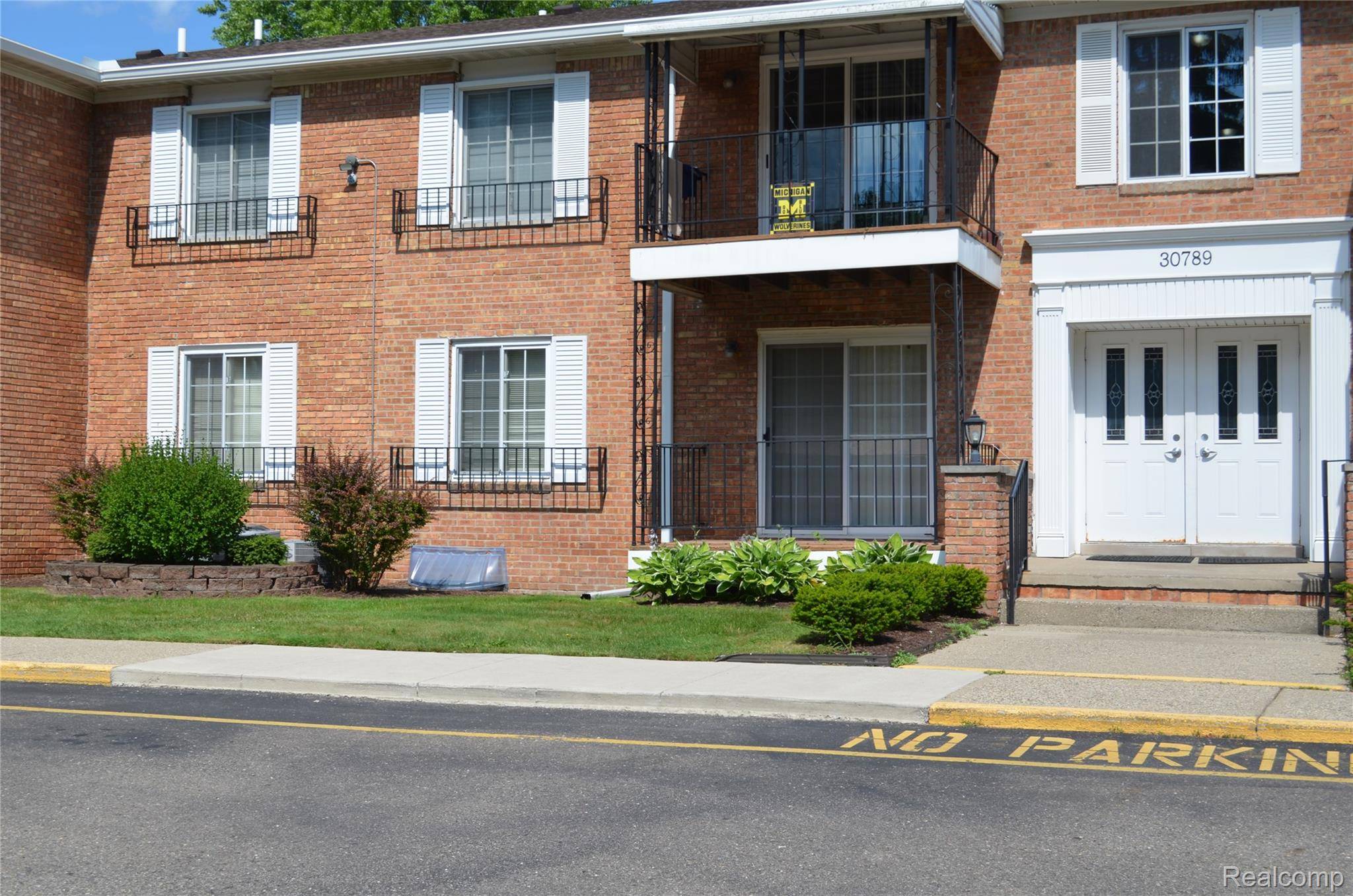 30789 Shiawassee RD #9, Farmington, MI 48336