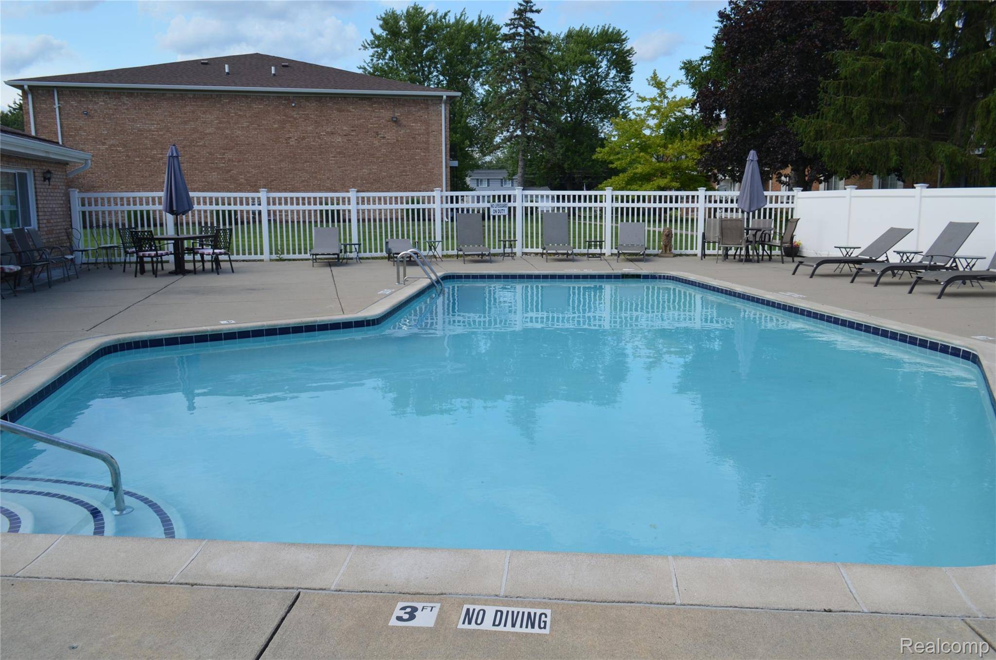 30789 Shiawassee RD #9, Farmington, MI 48336