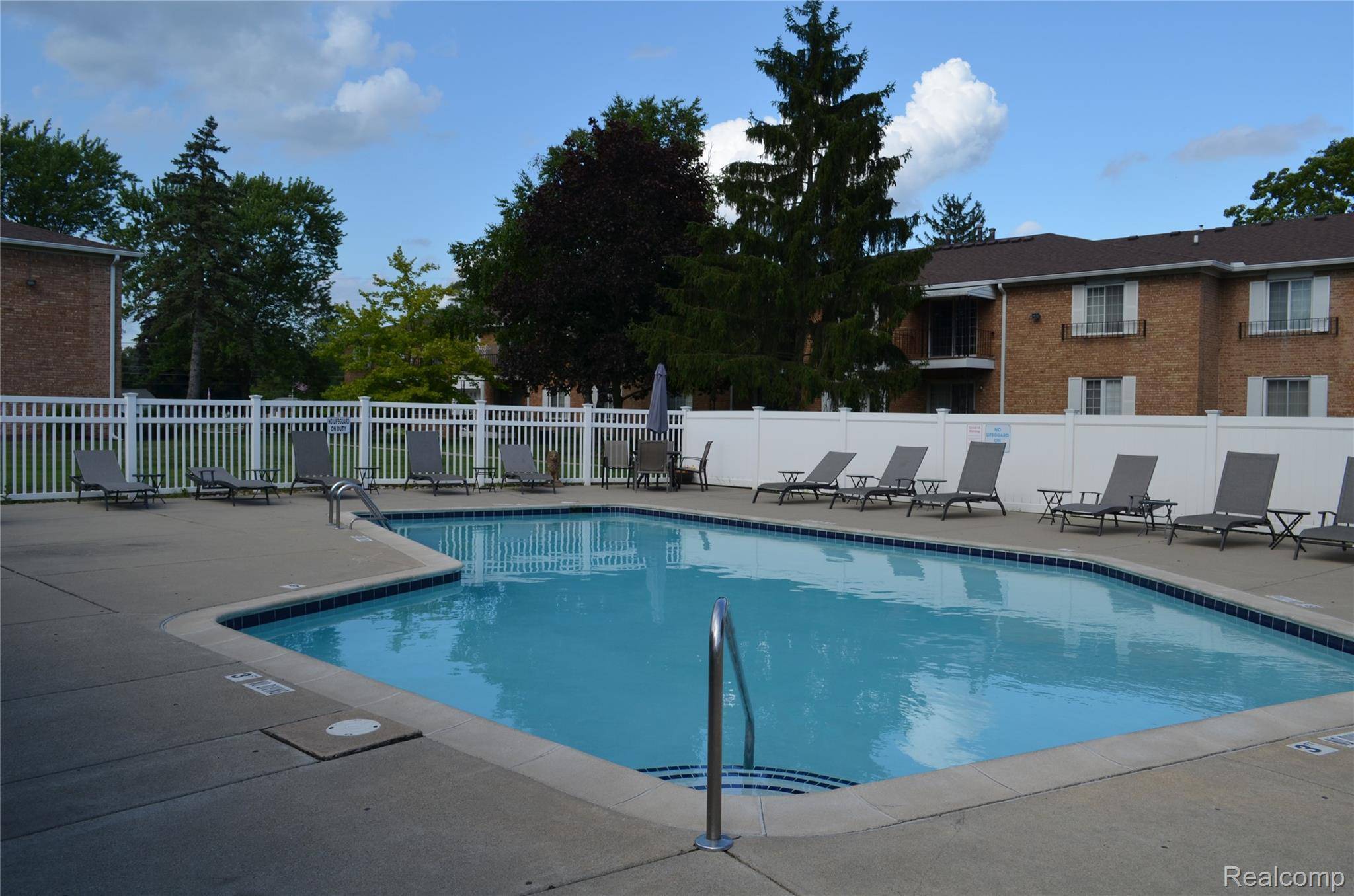 30789 Shiawassee RD #9, Farmington, MI 48336