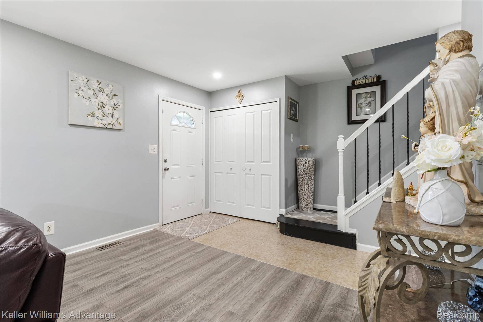 8948 Shawn DR, Sterling Heights, MI 48312