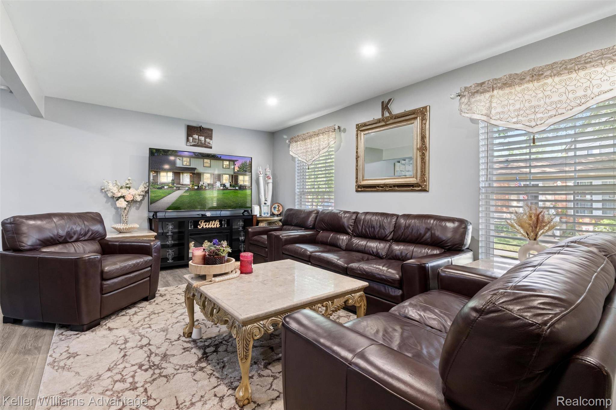 8948 Shawn DR, Sterling Heights, MI 48312