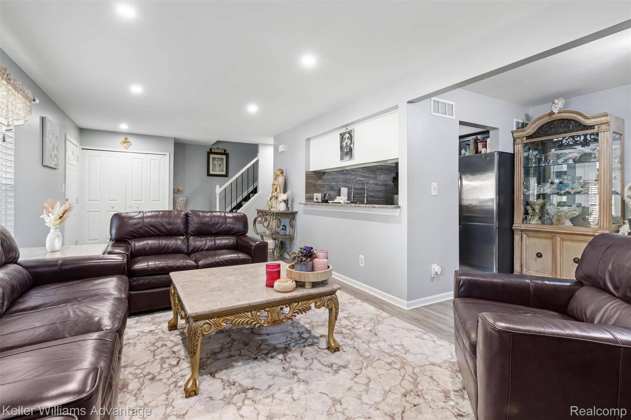 8948 Shawn DR, Sterling Heights, MI 48312