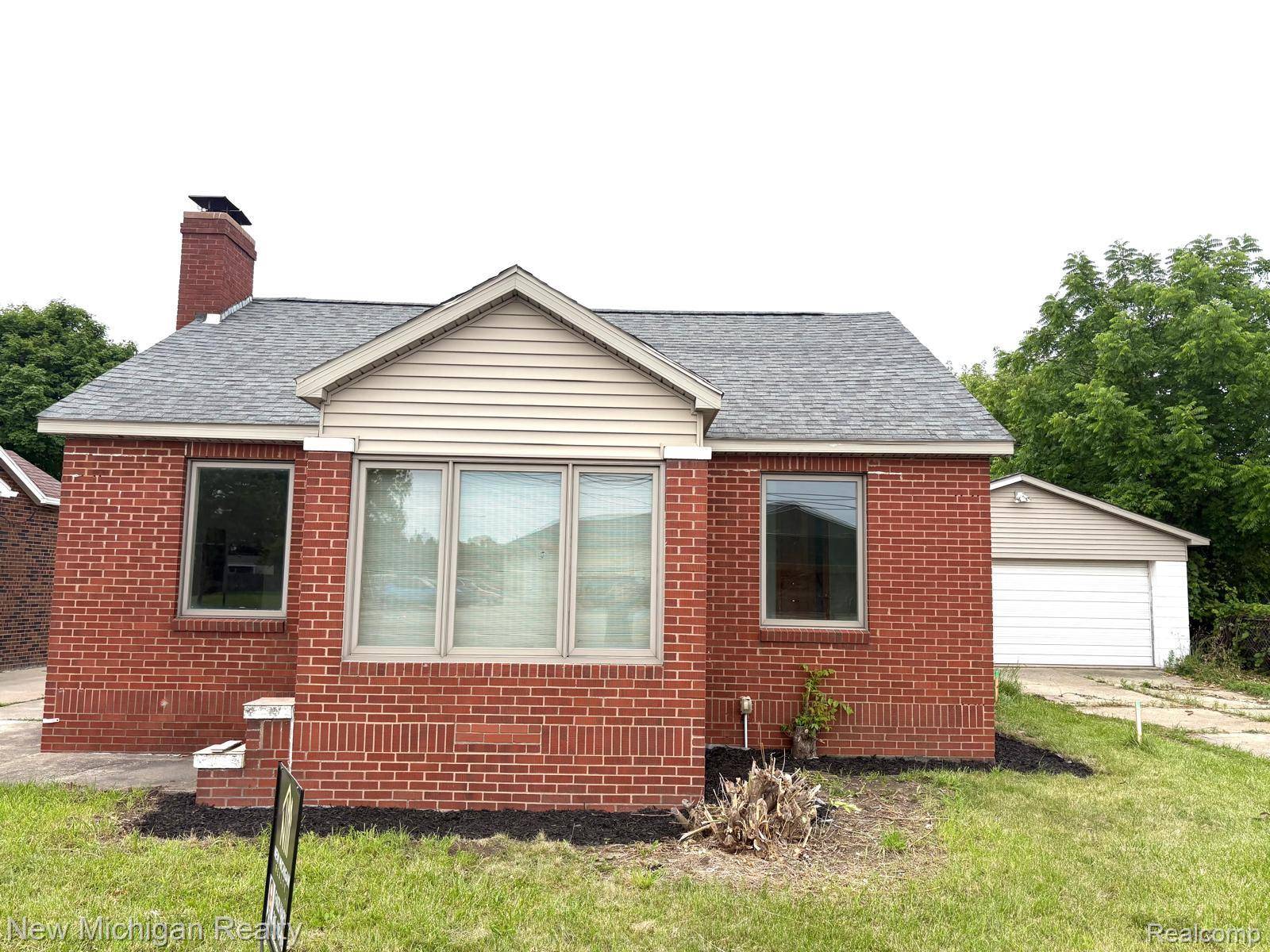 4469 S Saginaw ST, Burton, MI 48529
