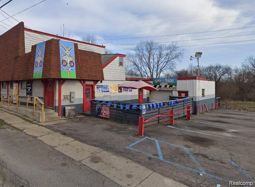 2310 W COURT ST, Flint, MI 48503