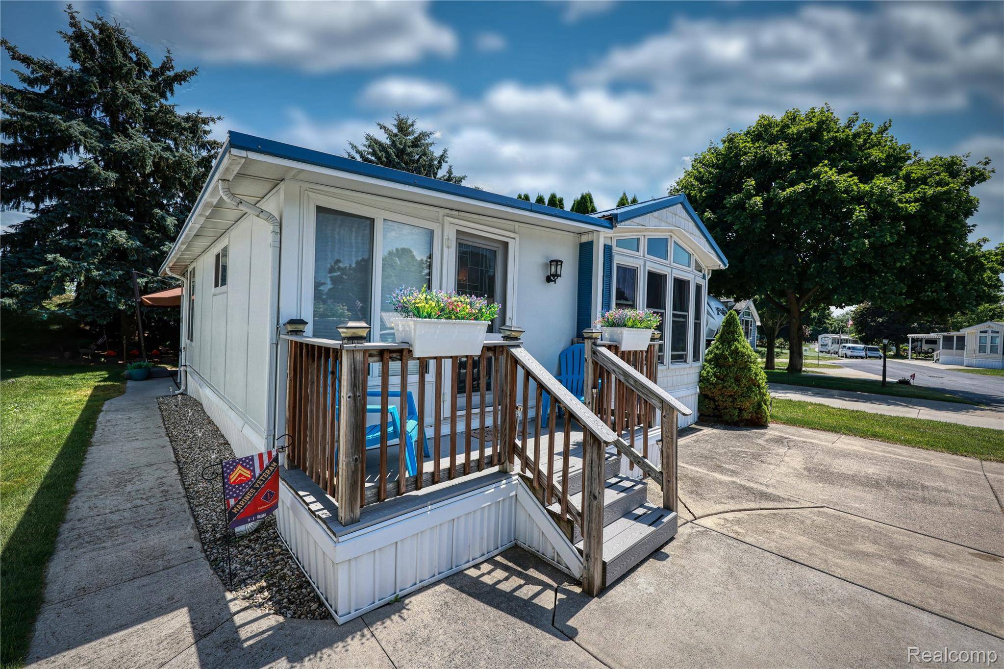 5211 Ben Franklin DR, Lexington Village, MI 48450