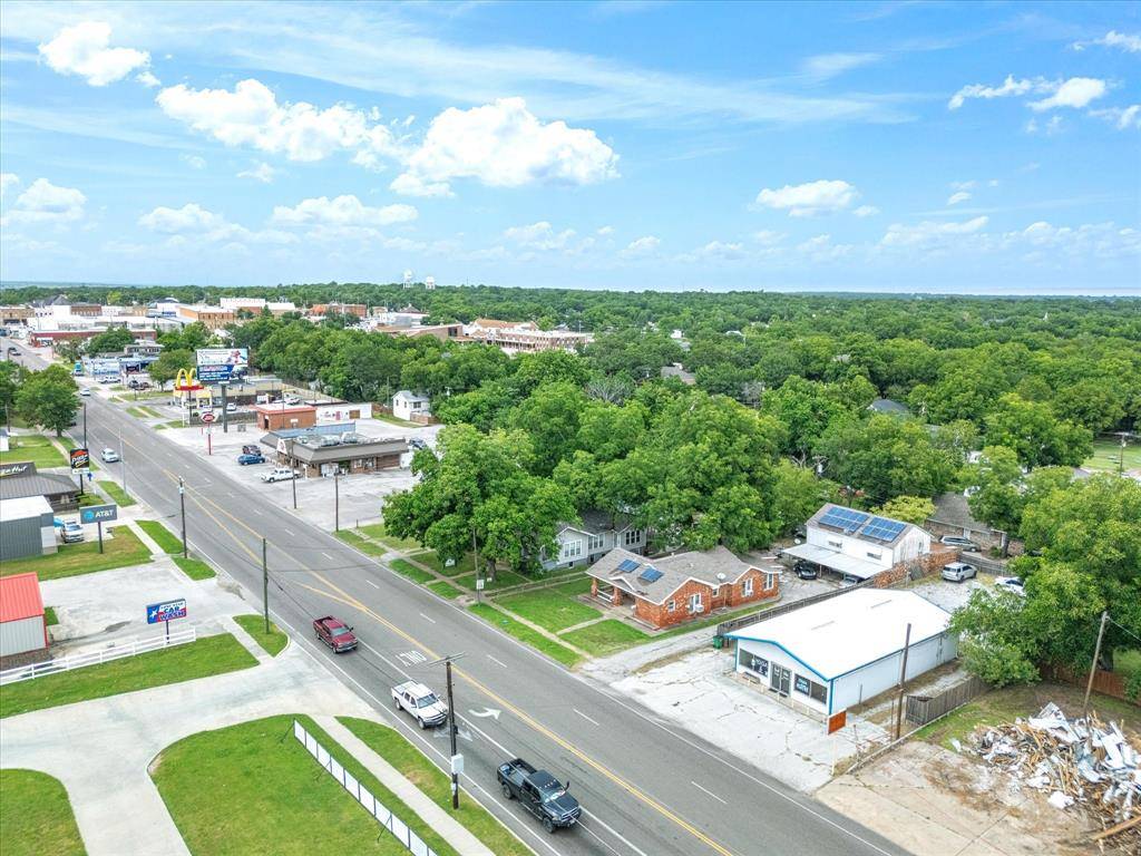 413 E Wise Street, Bowie, TX 76230