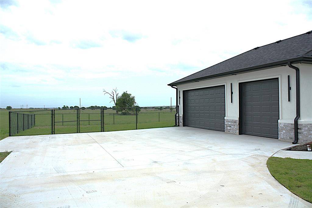 611 Willow Moon Ranch Road, Crawford, TX 76638