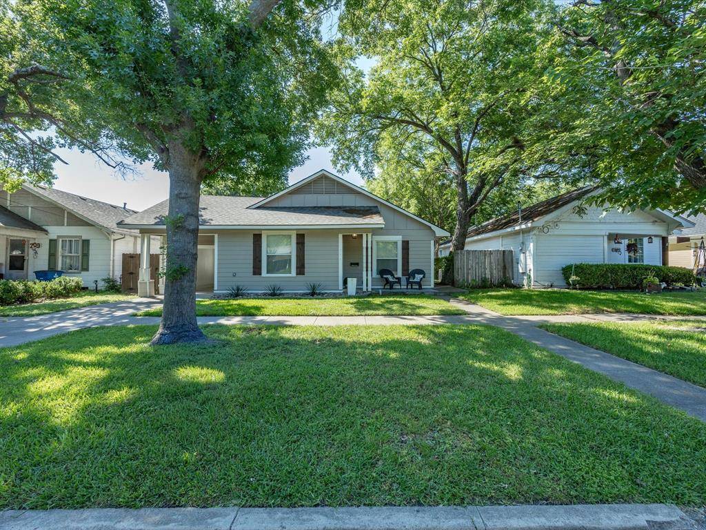 711 W Knox Street, Ennis, TX 75119