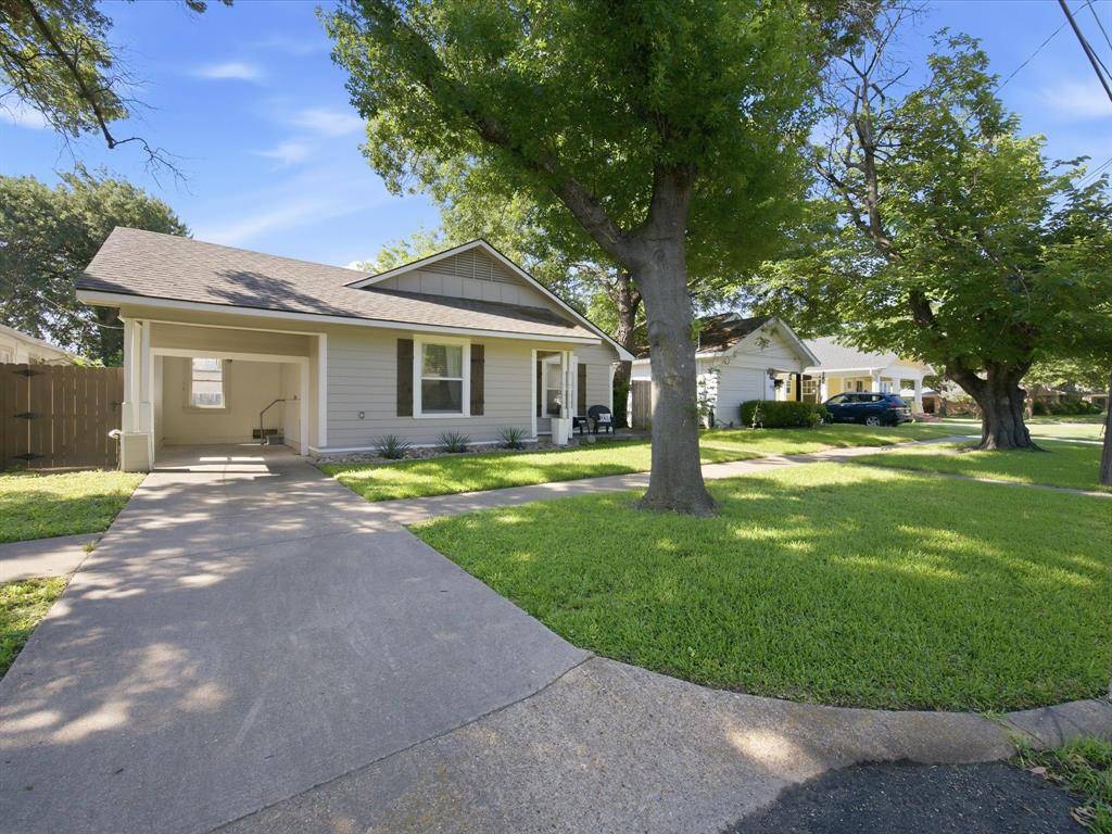 711 W Knox Street, Ennis, TX 75119