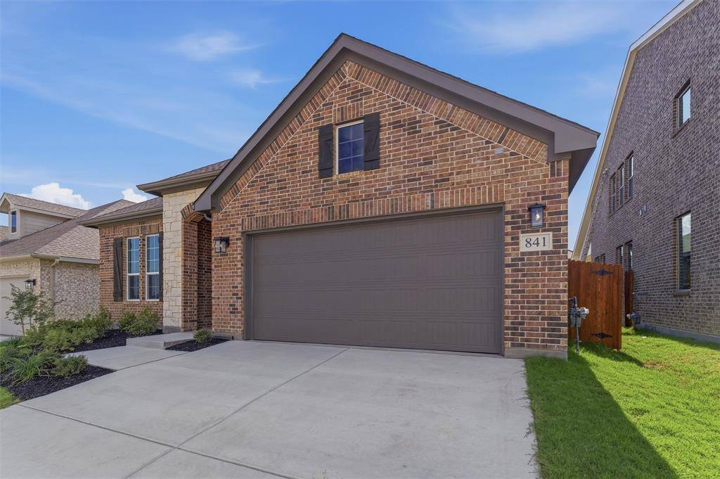 841 Elmstead Drive, Fort Worth, TX 76108