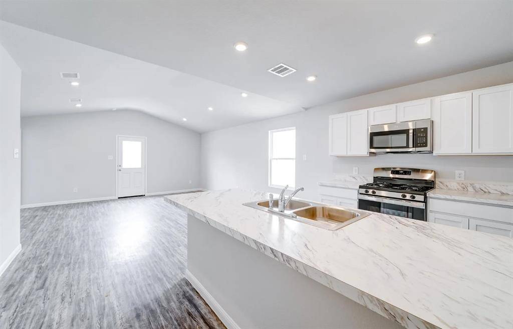 350 Maxine Court, Milford, TX 76670
