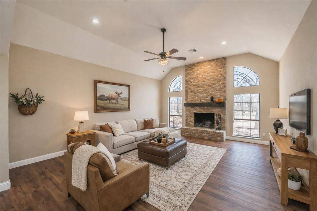 1325 N Katy Road, Elm Mott, TX 76640