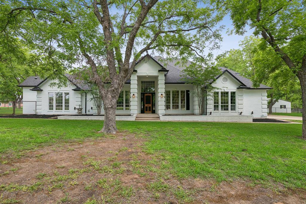 5501 Equestrian Drive, Granbury, TX 76049