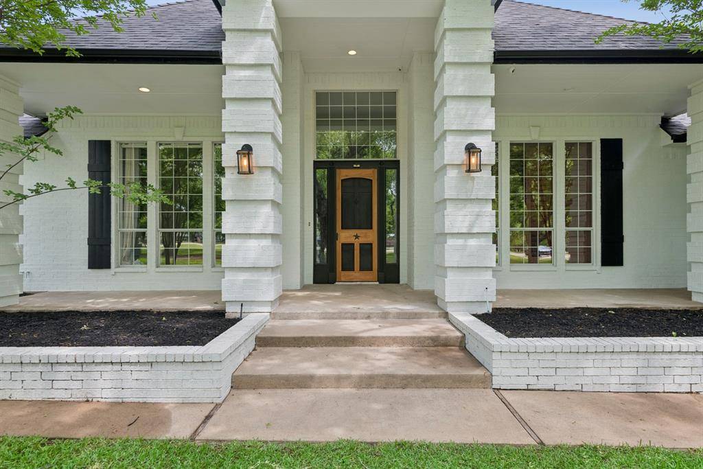 5501 Equestrian Drive, Granbury, TX 76049