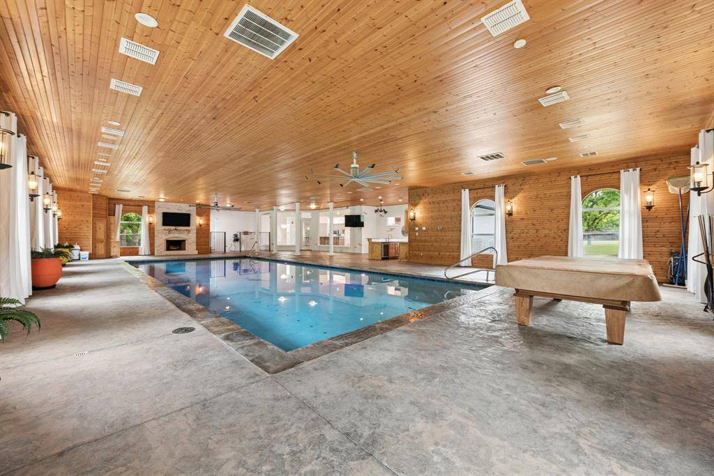 5501 Equestrian Drive, Granbury, TX 76049