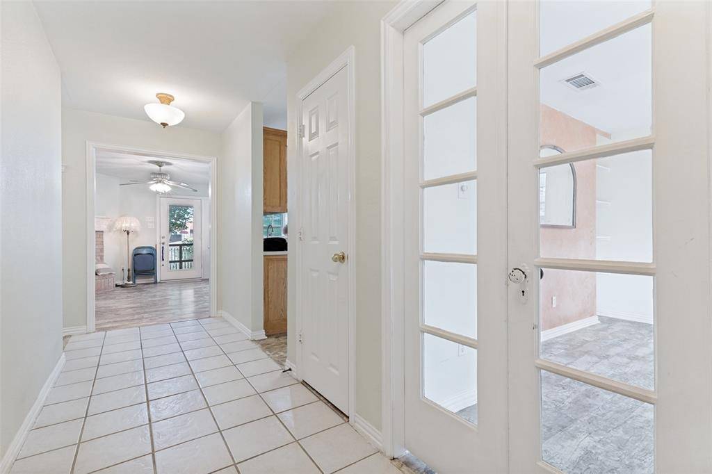 7429 Creekfall Drive, Fort Worth, TX 76137