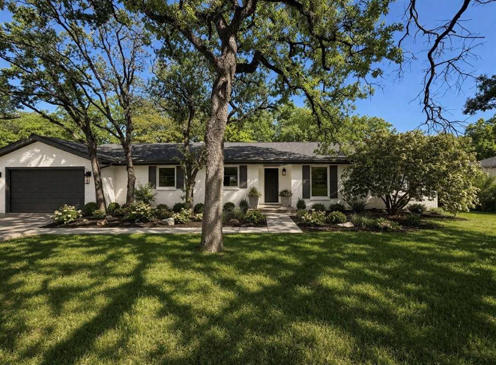 209 Mistletoe Lane, Keene, TX 76059