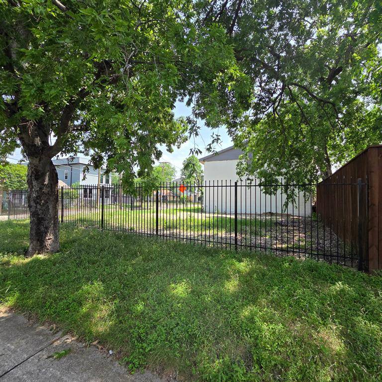 1701 Shaw Street, Dallas, TX 75212