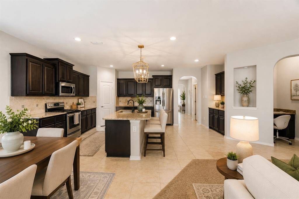 11312 Gold Canyon Drive, Fort Worth, TX 76052