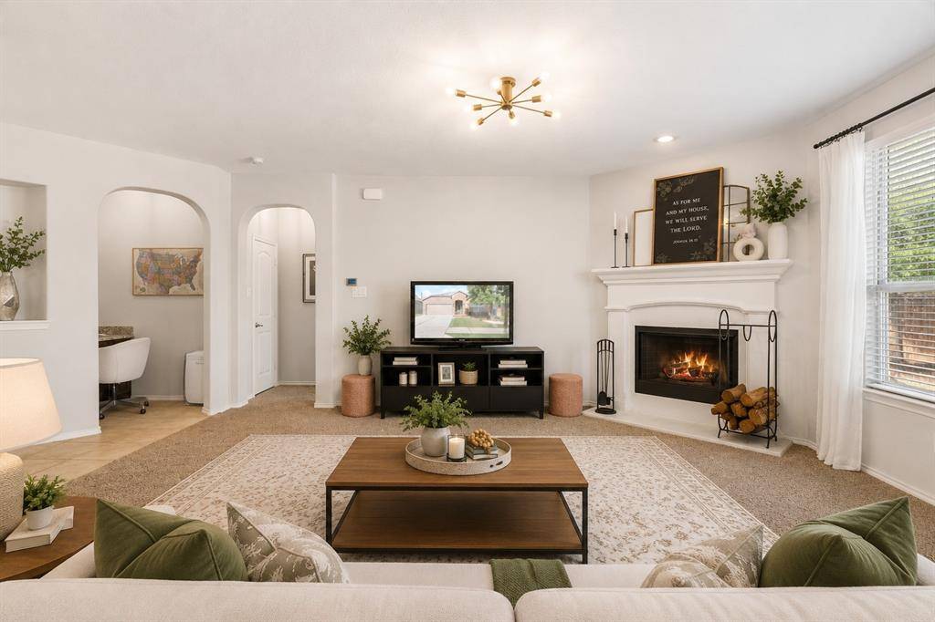 11312 Gold Canyon Drive, Fort Worth, TX 76052