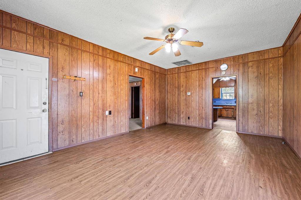 700 N 3rd Street, Mcgregor, TX 76657