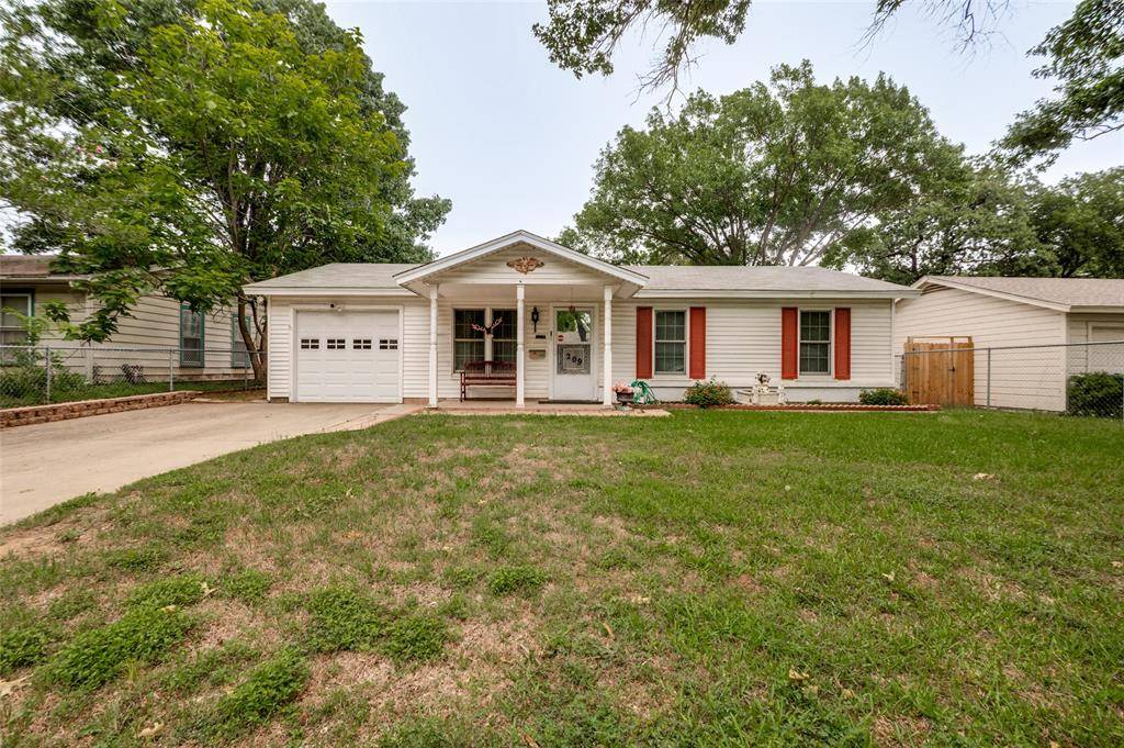 209 Helen Drive, Arlington, TX 76011