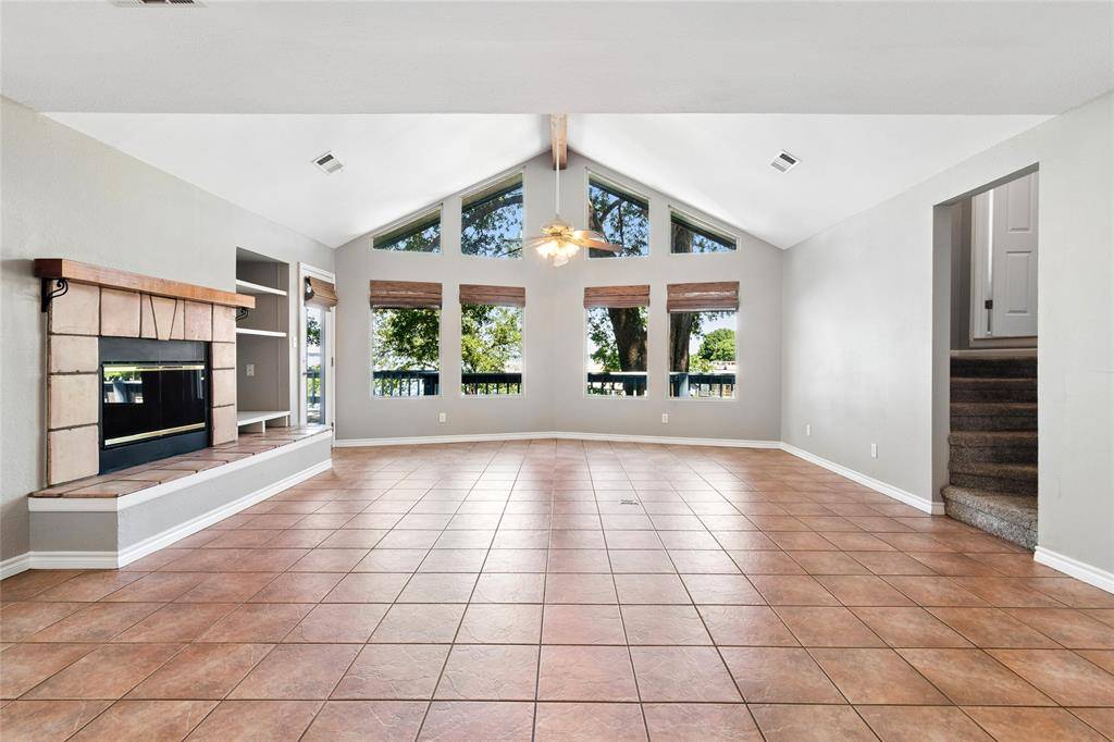 118 Lancelot Drive, Mabank, TX 75156