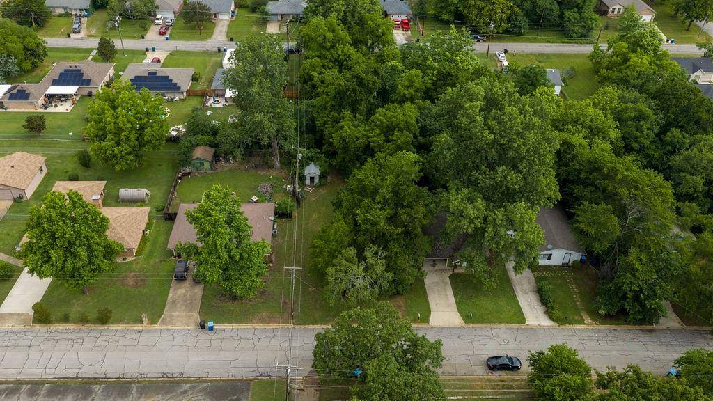 911 Thatcher Street, Denison, TX 75020