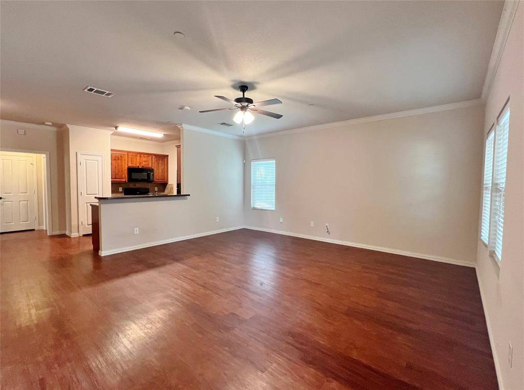 420 W Franklin Street #10, Waxahachie, TX 75165