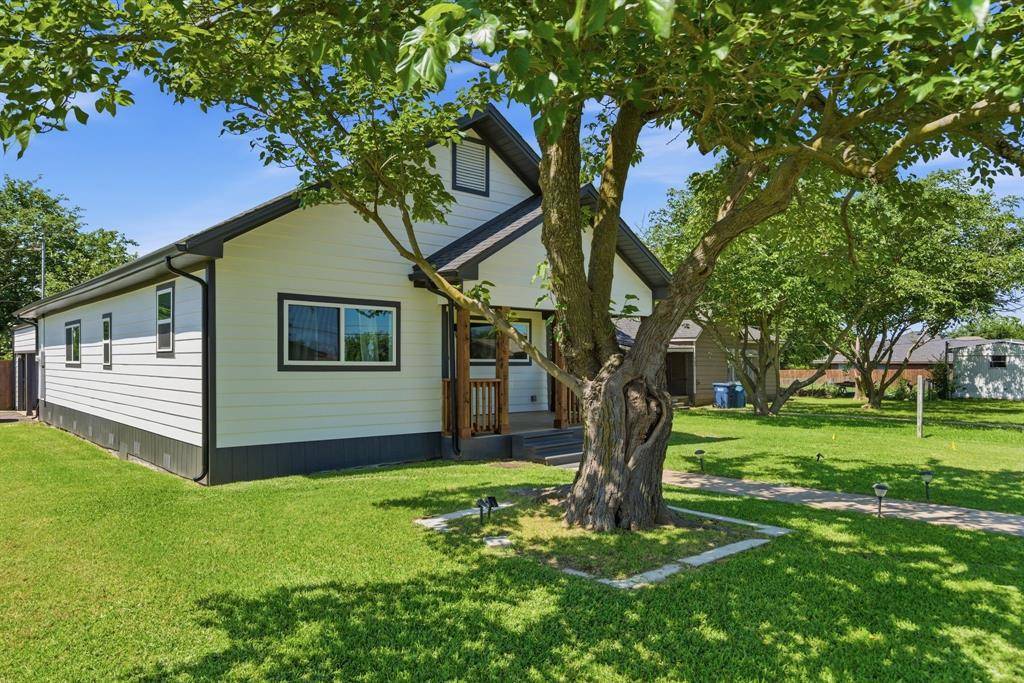 401 W Mesquite Street, Gunter, TX 75058