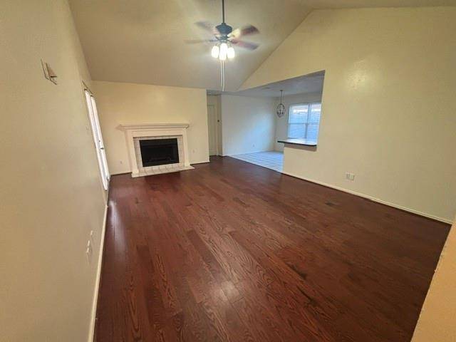 8728 Elbe Trail, Fort Worth, TX 76118