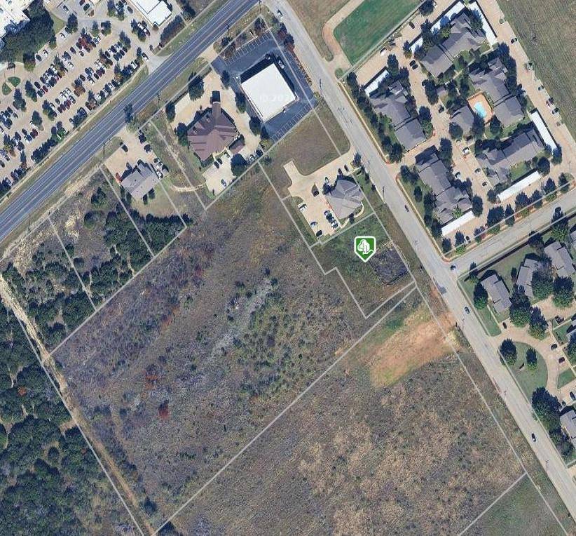 1120 N Meadows Drive, Granbury, TX 76048