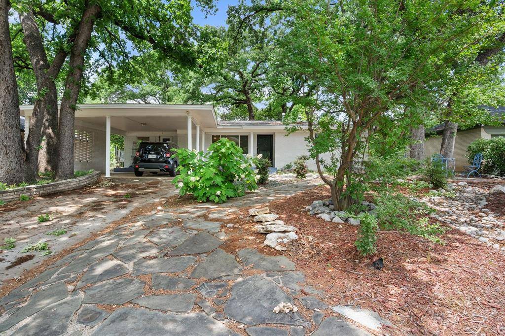 1209 W Lilly Lane, Arlington, TX 76013