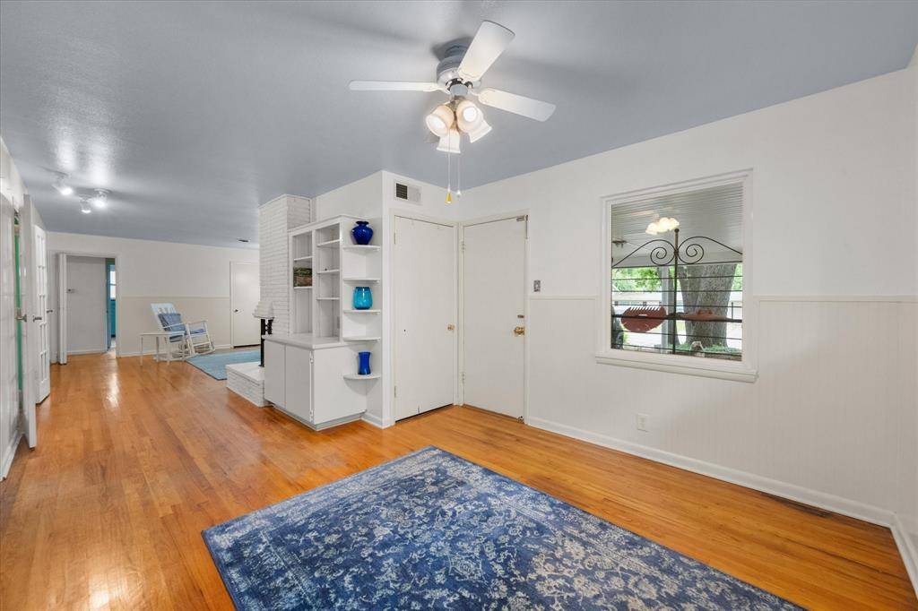 1209 W Lilly Lane, Arlington, TX 76013
