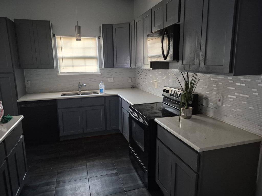 2815 Avenue E, Fort Worth, TX 76105