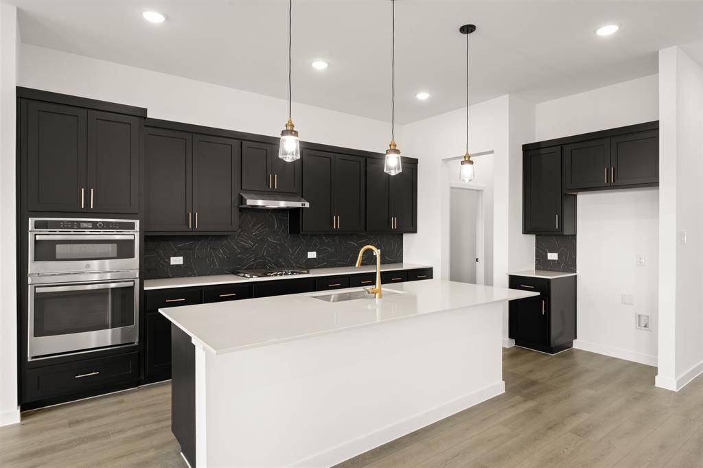 672 Tyronza Drive, Justin, TX 76247