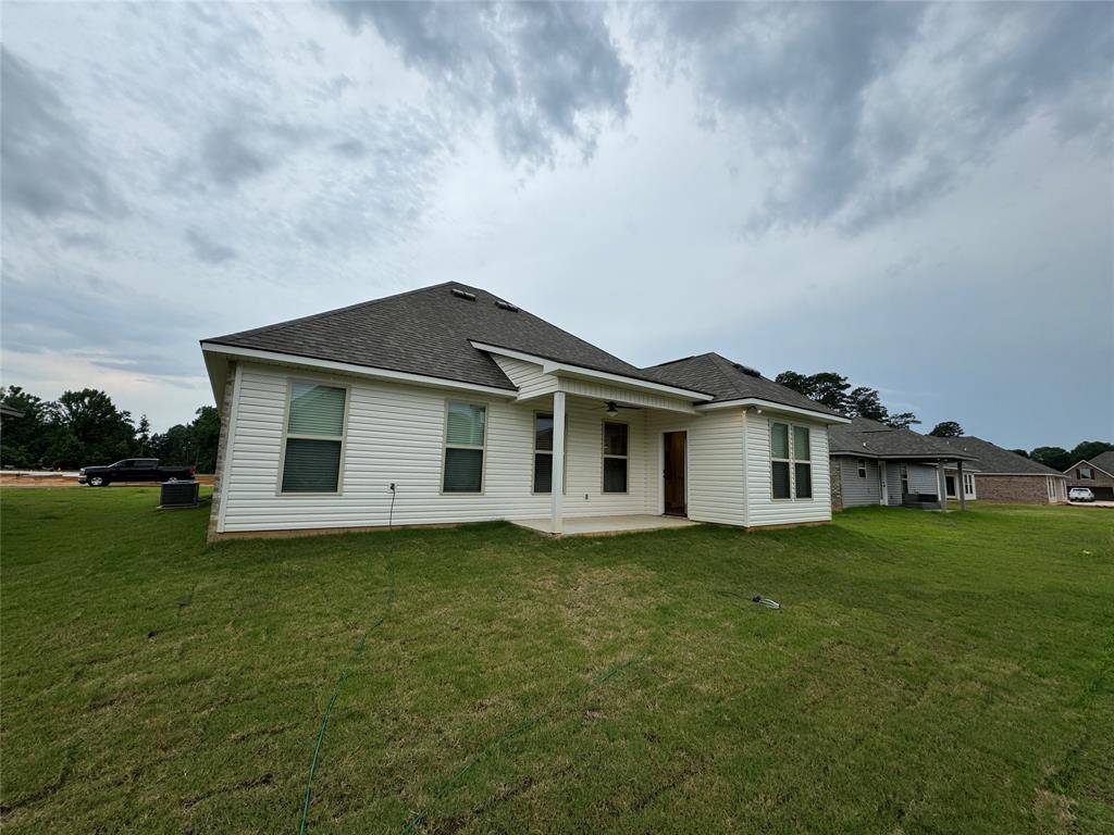 607 Cabernet, Haughton, LA 71037