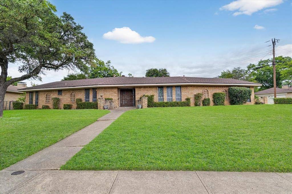 1811 Reynoldston Lane, Dallas, TX 75232