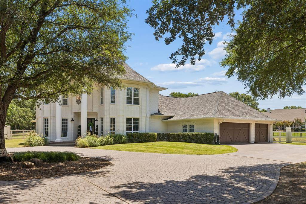 110 Falcon Court, Argyle, TX 76226