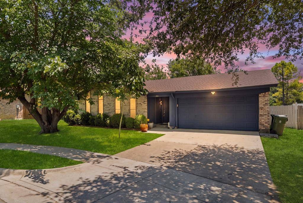 202 Fleetwood Court, Arlington, TX 76014