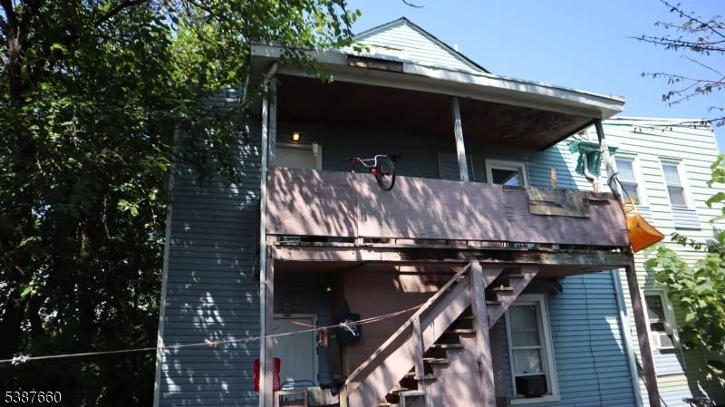 83 Madison St, Paterson City, NJ 07501