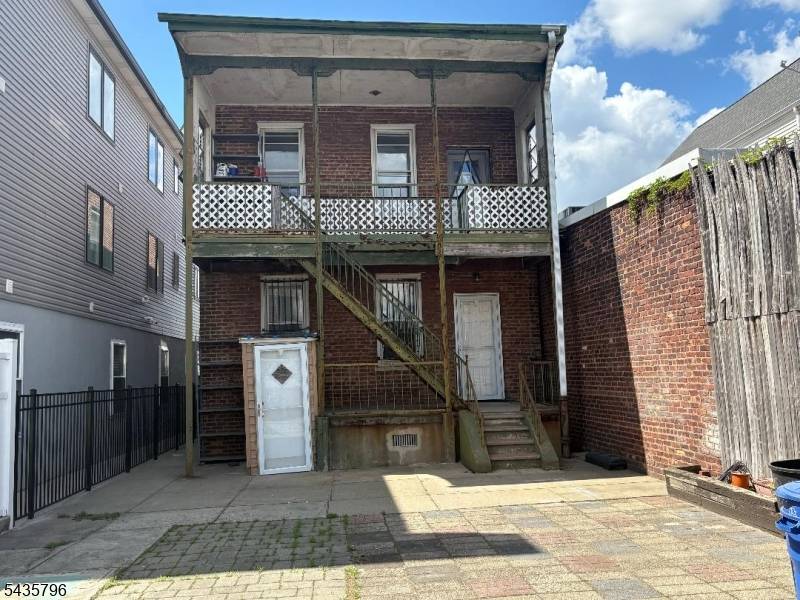 94 Elm Rd, Newark City, NJ 07105