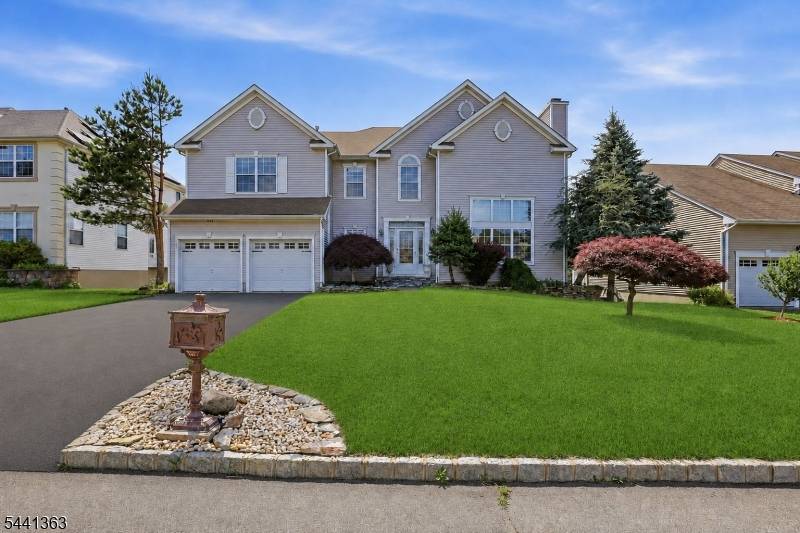 917 Timberline Dr, Jefferson Twp., NJ 07849