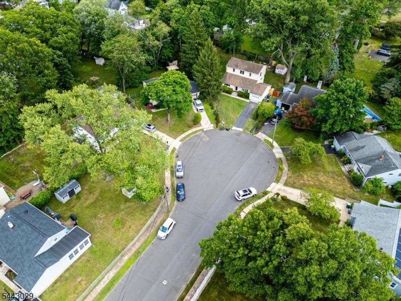 228 Henry Ct, North Plainfield Boro, NJ 07060