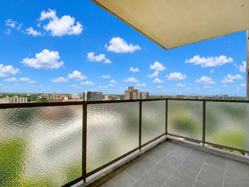 377 S Harrison St #17FF, East Orange City, NJ 07018
