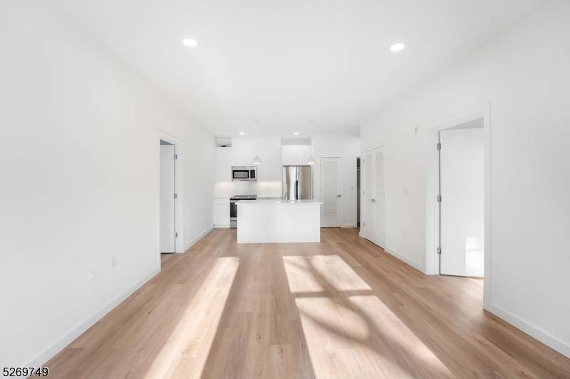 25 Freeway Dr #502, East Orange City, NJ 07018