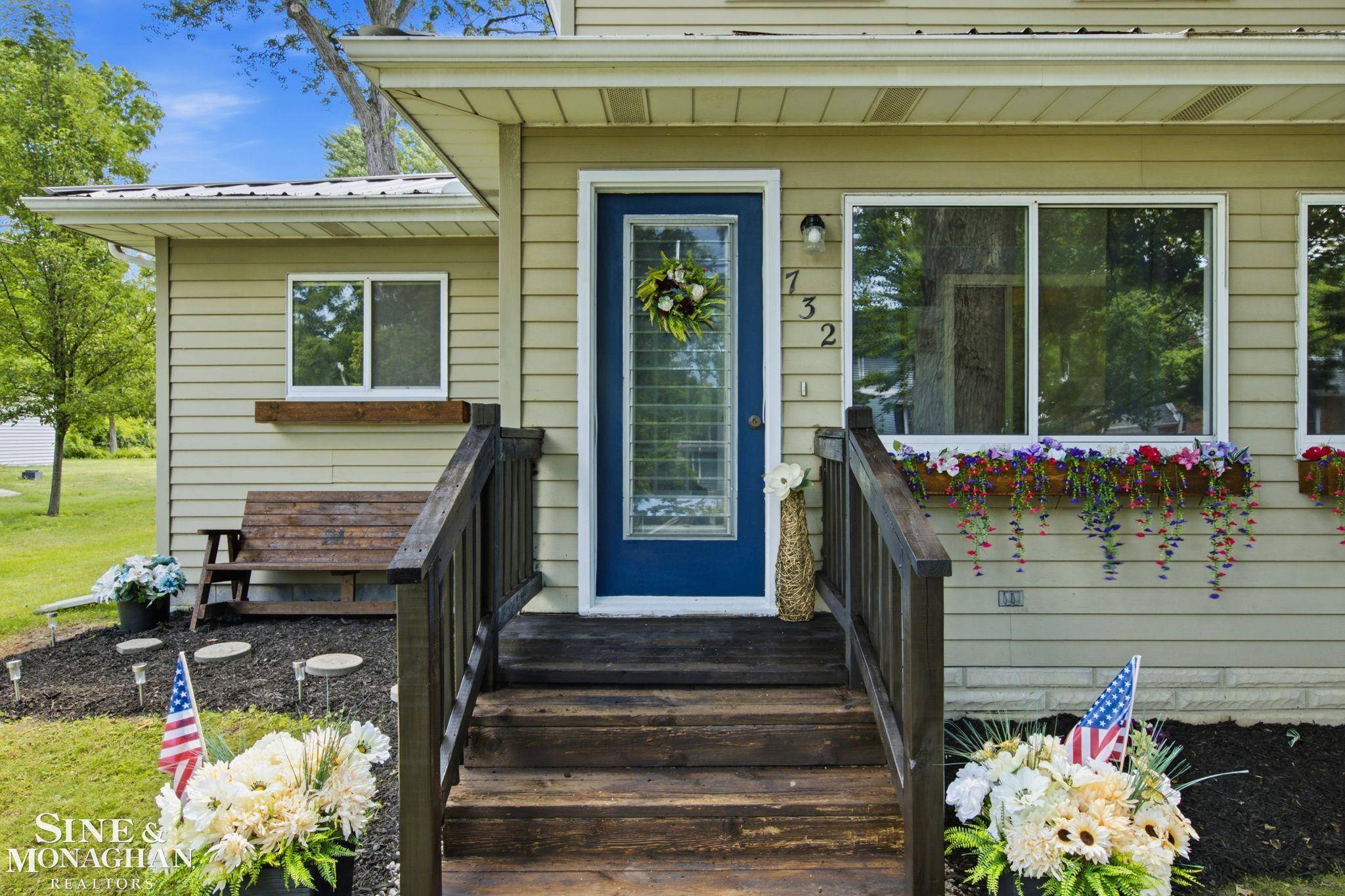 732 N 9th St ST, St Clair, MI 48079