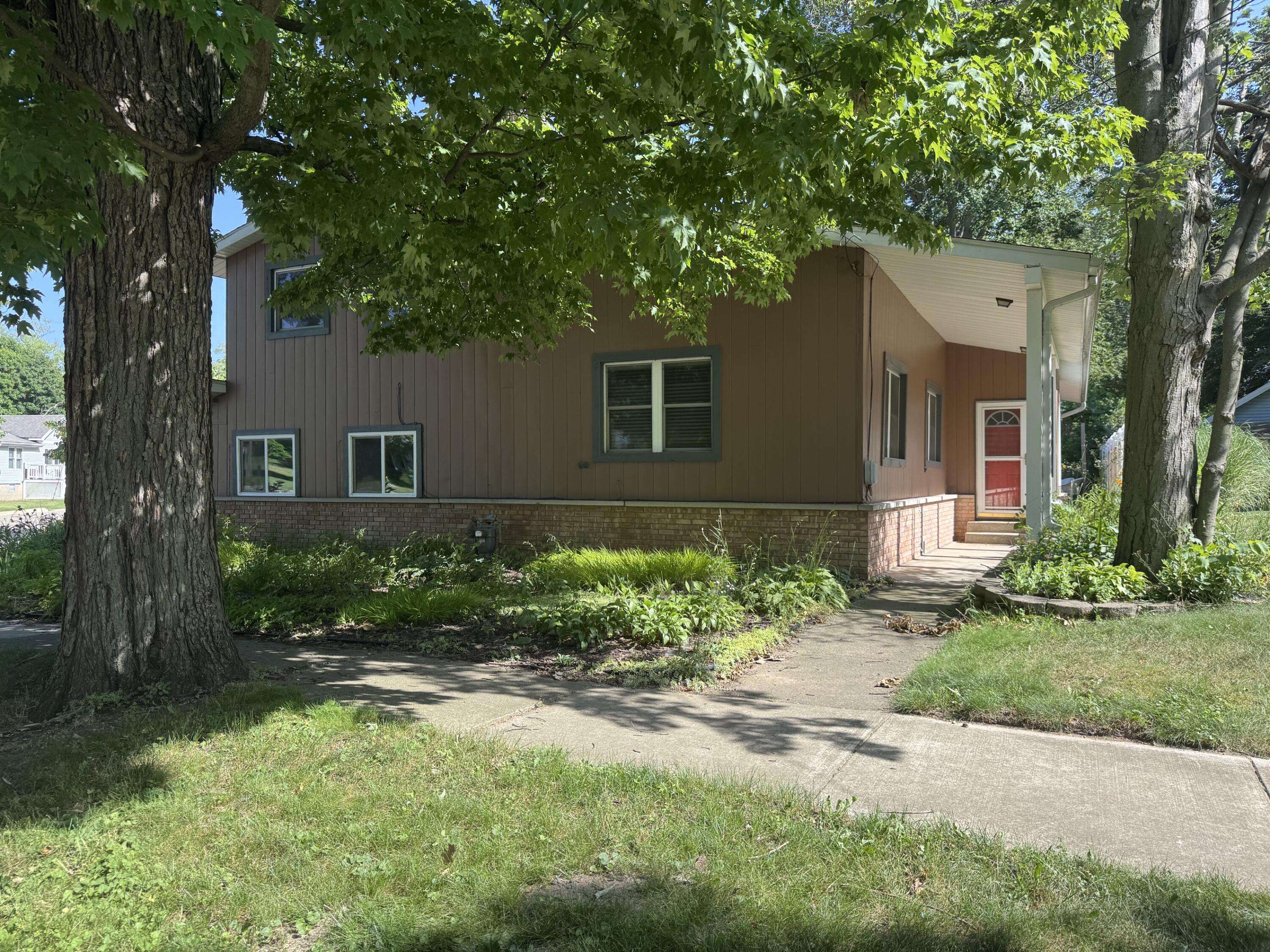 748 Green ST, South Haven City, MI 49090