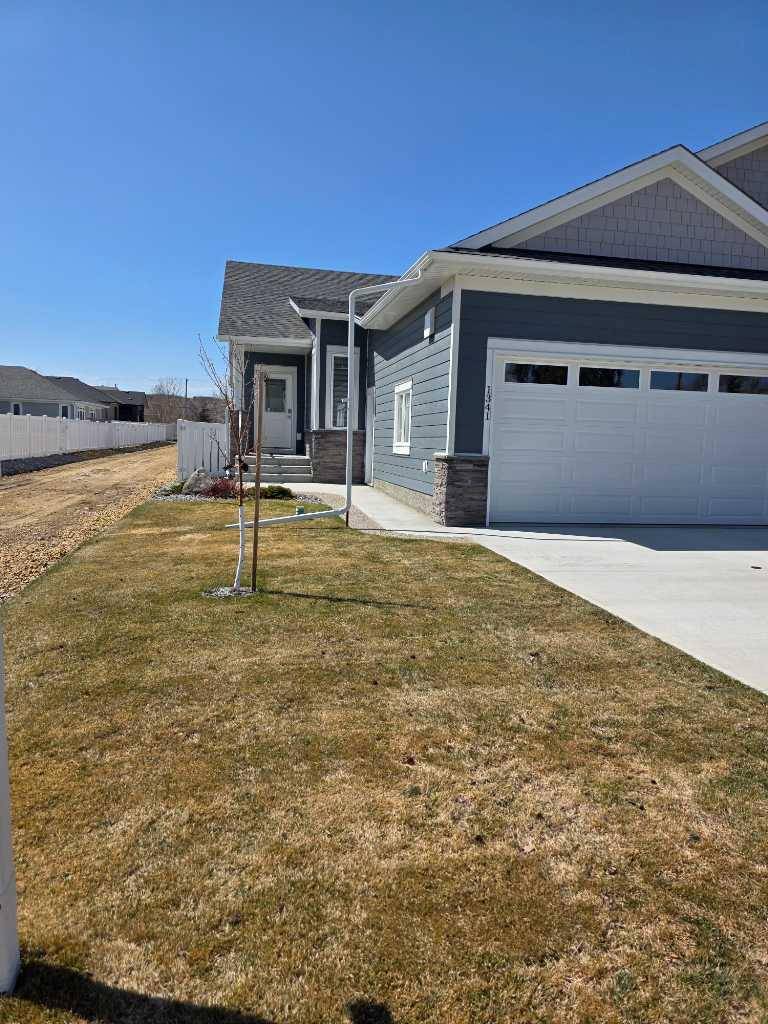 1341 6 AVE E, Drumheller, AB T0J 0Y5