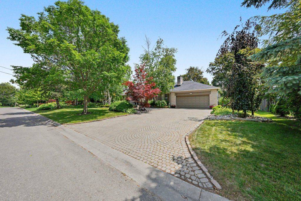57 Wimpole DR, Toronto C12, ON M2L 2L2